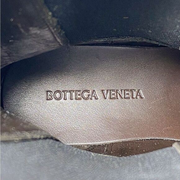 Bottega Veneta Contrast-Sole Leather Tire Chelsea Boots size 38 - Picture 8 of 11
